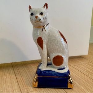 Ceramic Cat Statue with Gold 💥